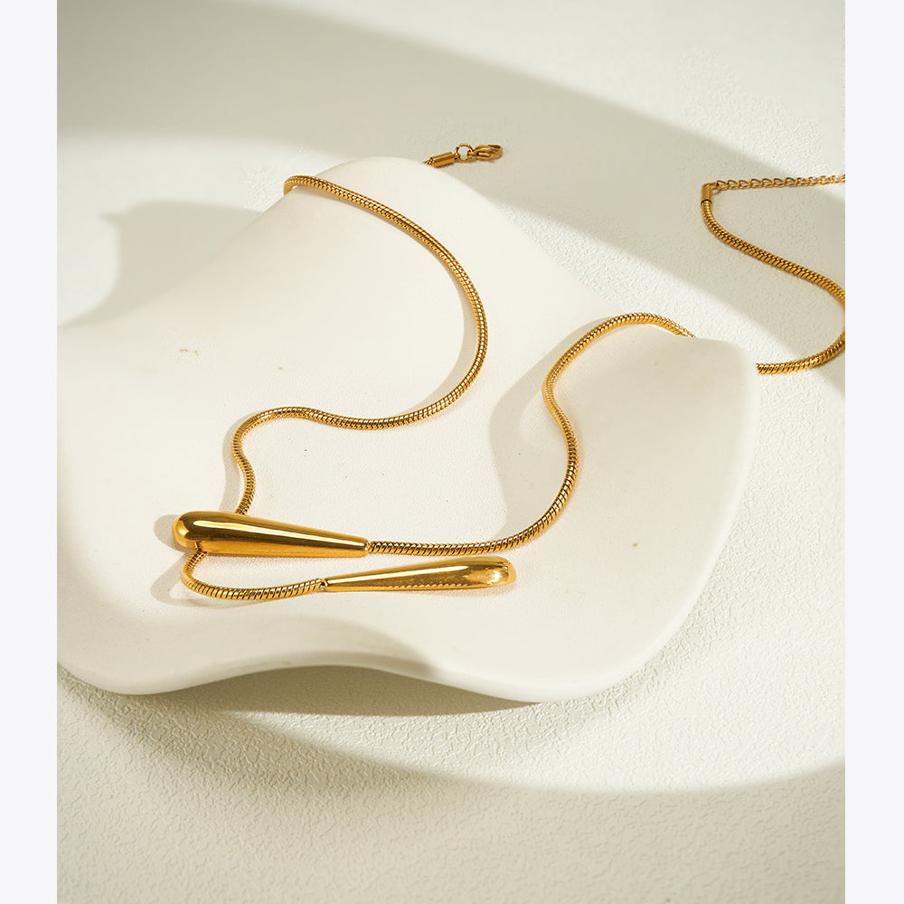 Savaé Design 18K Gold Raindrop Pendant Necklace