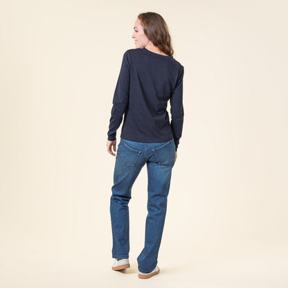 Camiseta de manga larga con cuello de pico de algodón orgánico para mujer