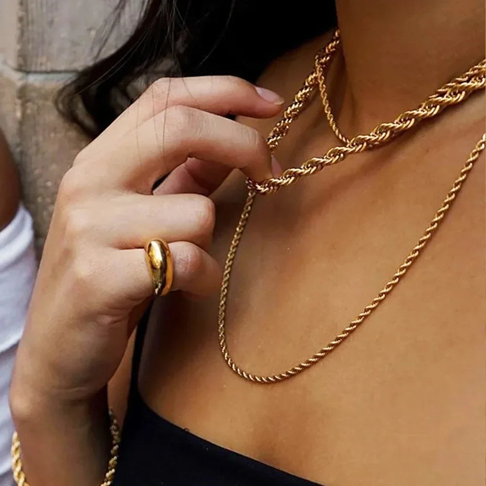 Savaé Design 18K Gold Spiral Twist Rope Chain Necklace