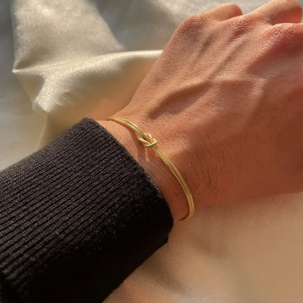 Savaé Design Snake Chain Knot Bracelet