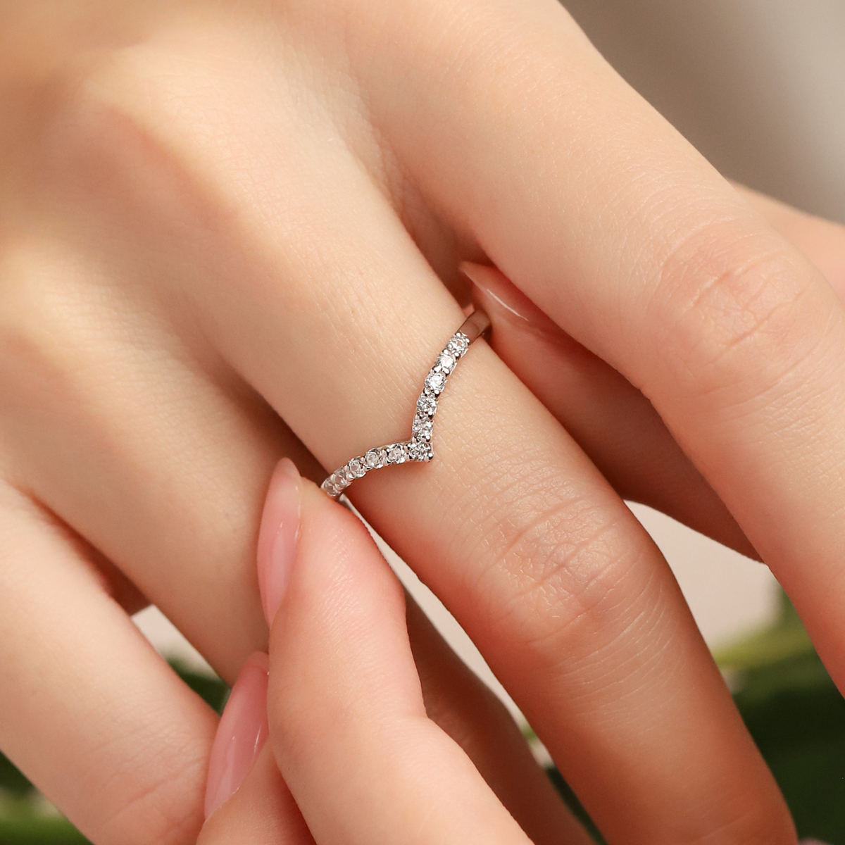 Vianne Jewellery Wishbone Curved Eternity Ring in Sterling Silver