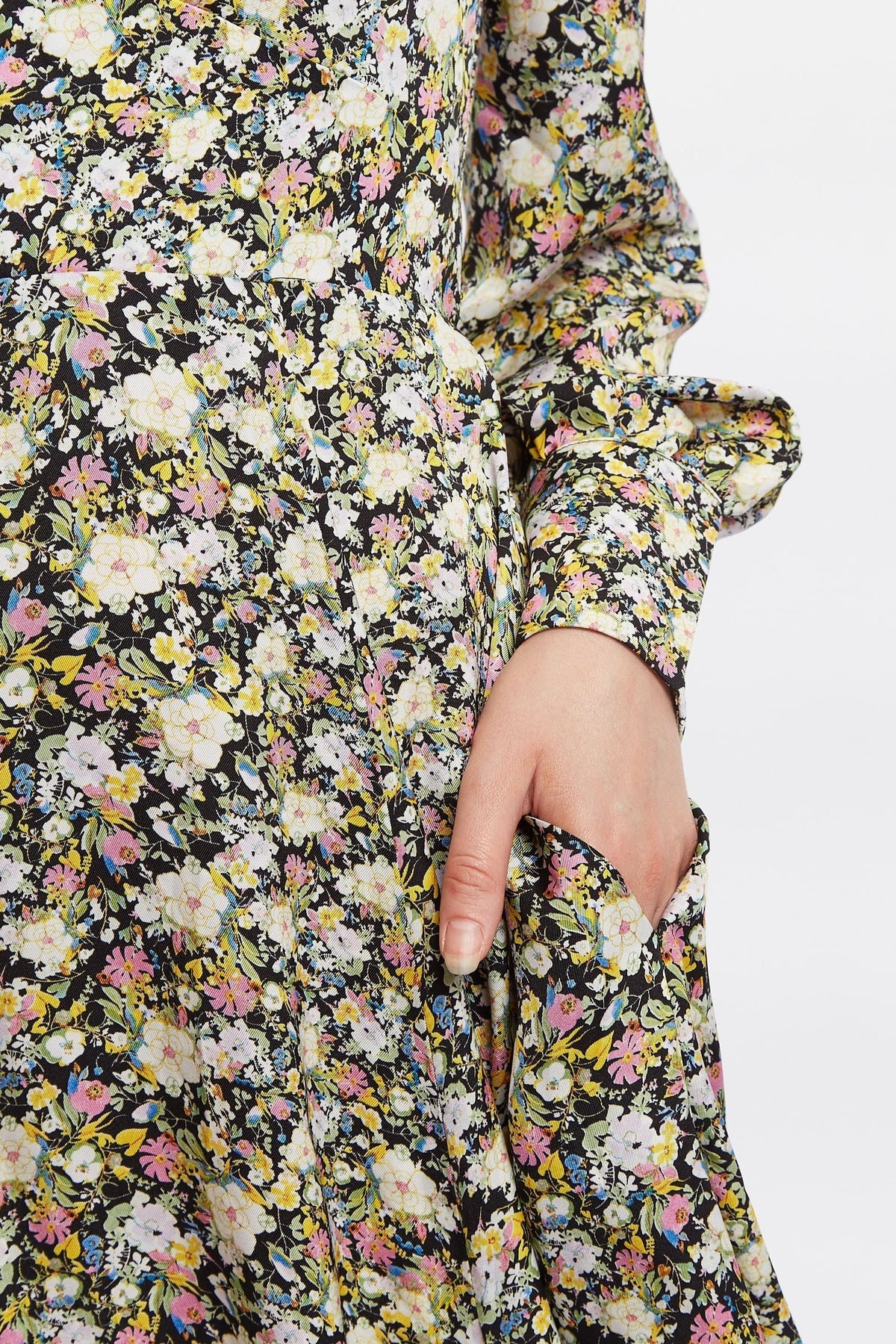 Arwen Petal Parade Print V Back Midi Dress - Bascora