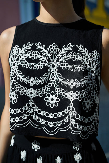 Black Embroidered Crop Top - Bascora