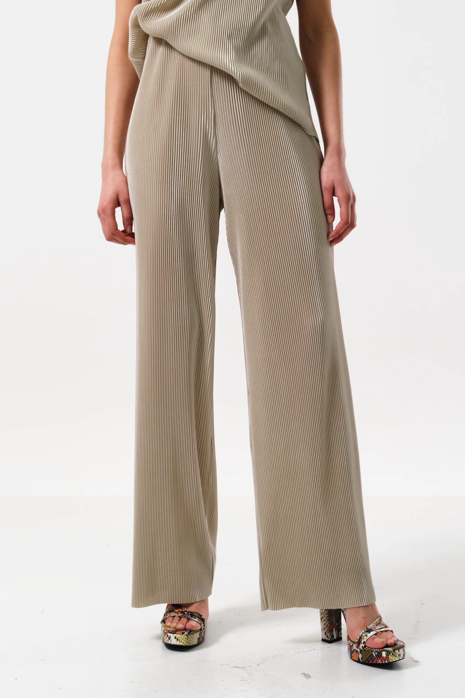 Clothide Pleated Wide Leg Trousers – Stone - Bascora