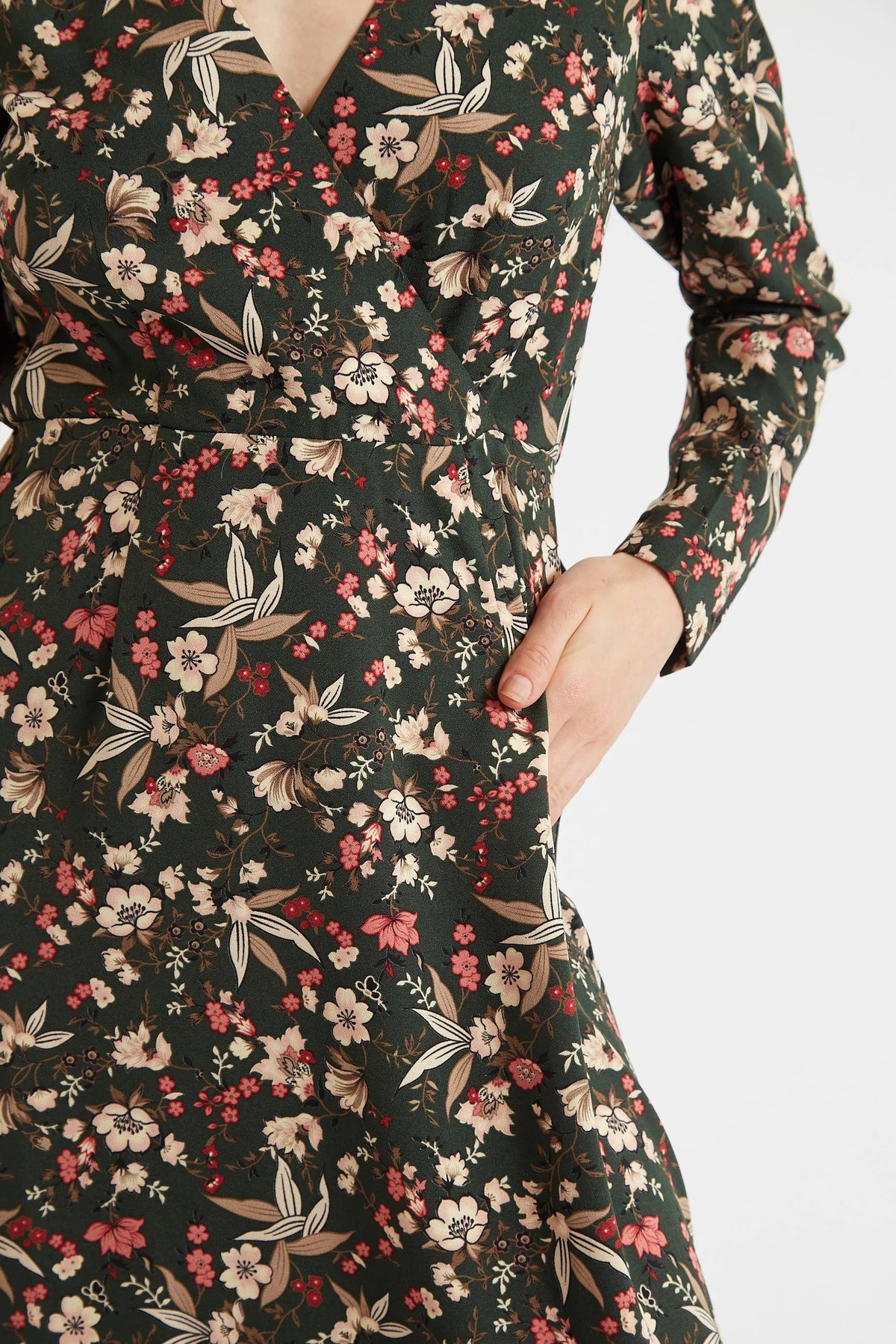Eveleen Tapestry Print Long Sleeve Midi Dress - Bascora