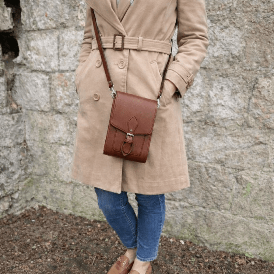 Handmade Leather Festival Phone Bag - Chestnut - Bascora