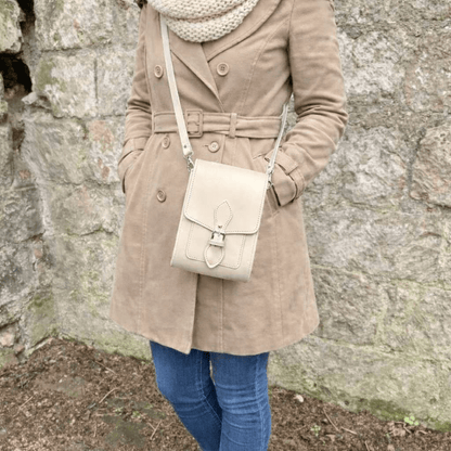 Handmade Leather Festival Phone Bag – Cream - Bascora