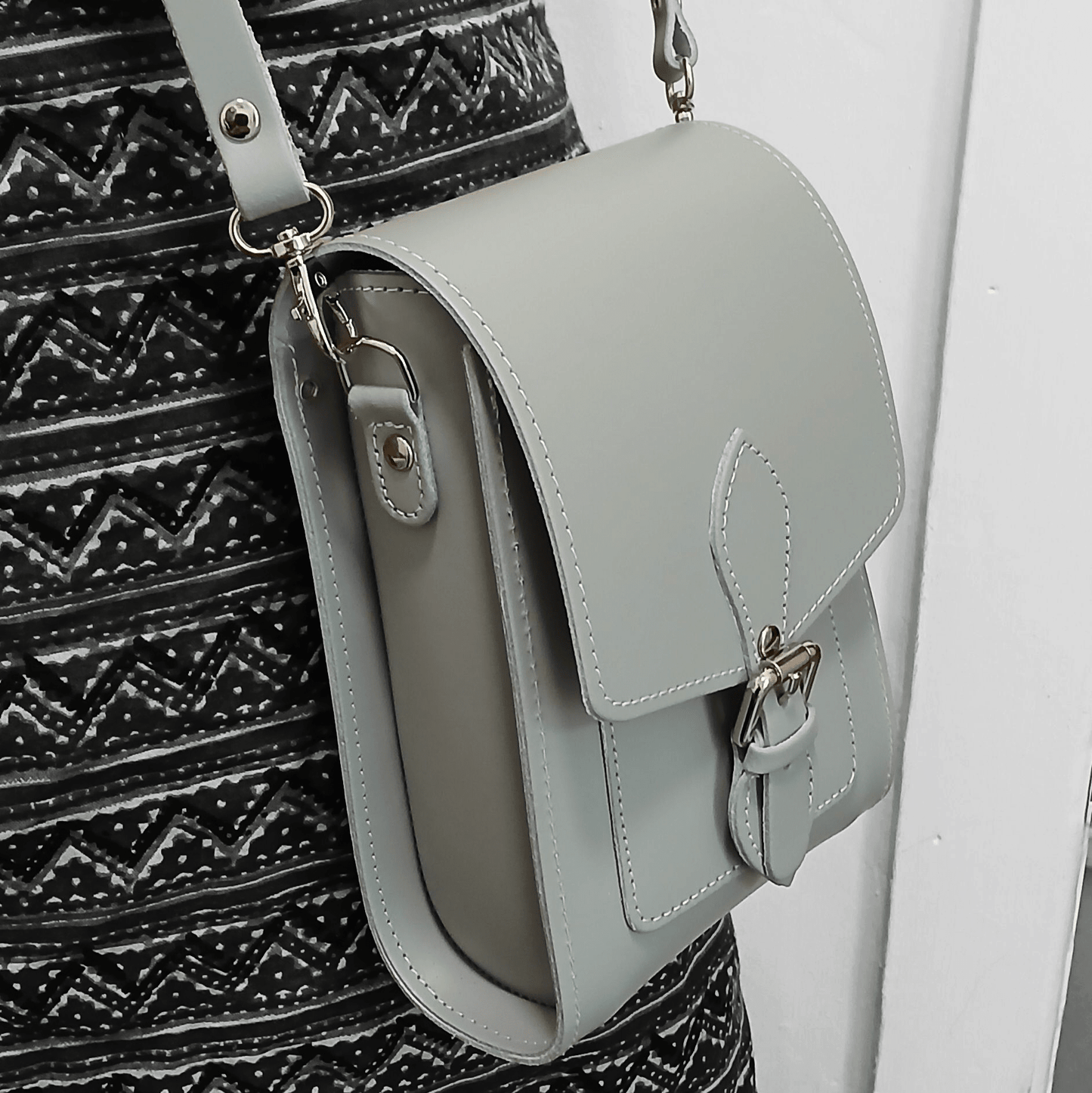 Handmade Leather Festival Phone Bag - Ghost Grey - Bascora