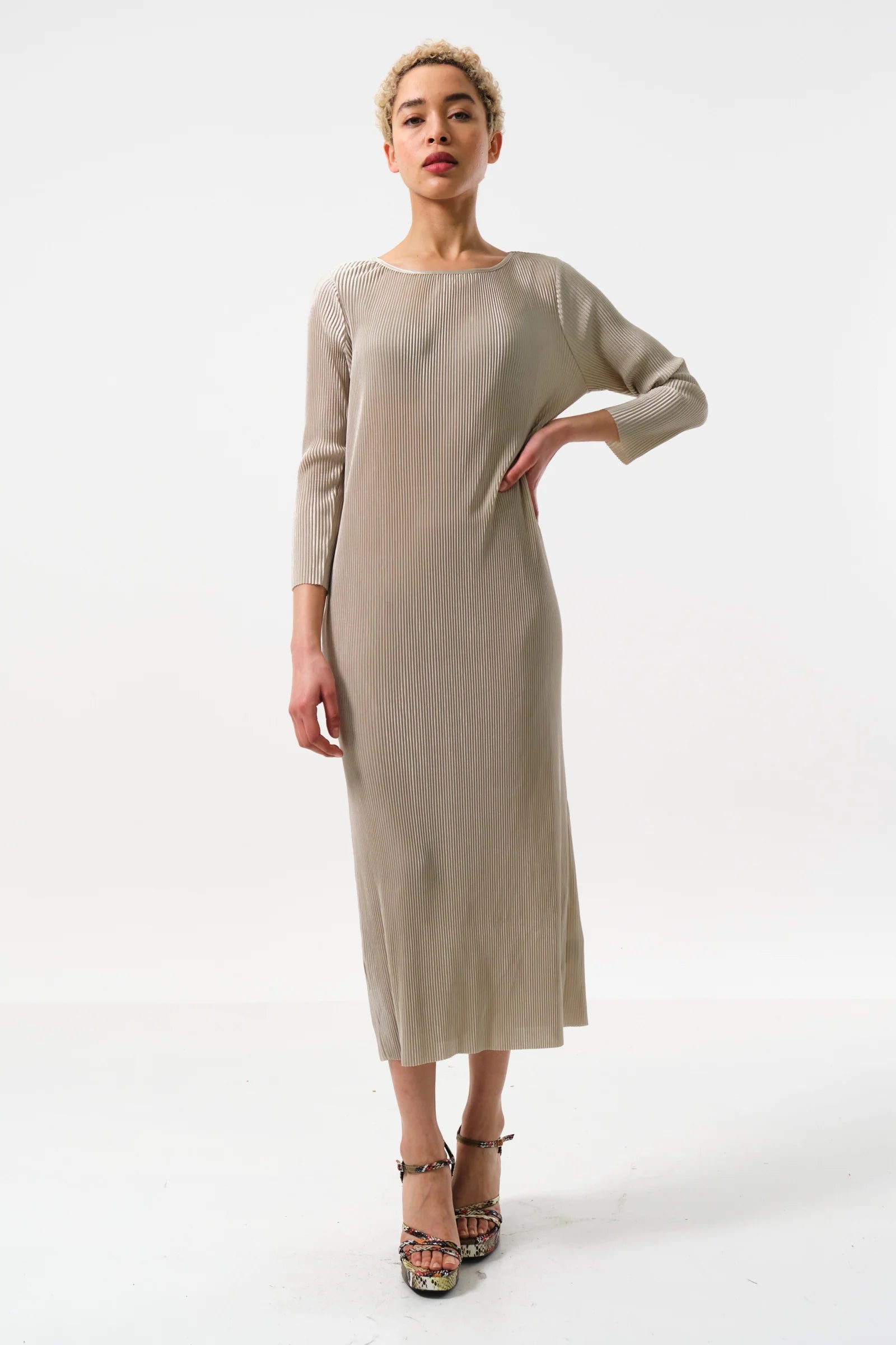 Joeva Pleated Midi Dress – Stone - Bascora