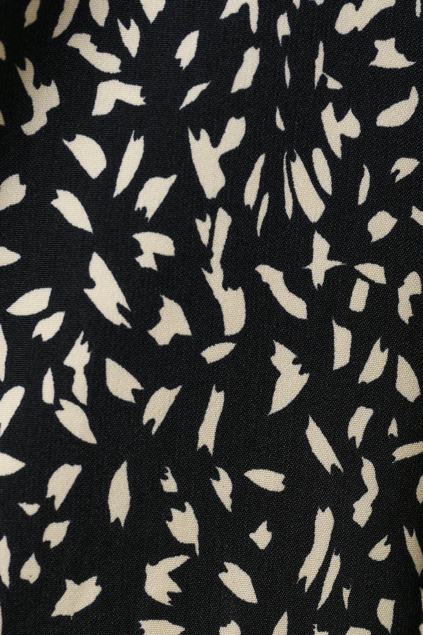 Kiyo Black Geo 11 Printed Midi Skirt - Bascora