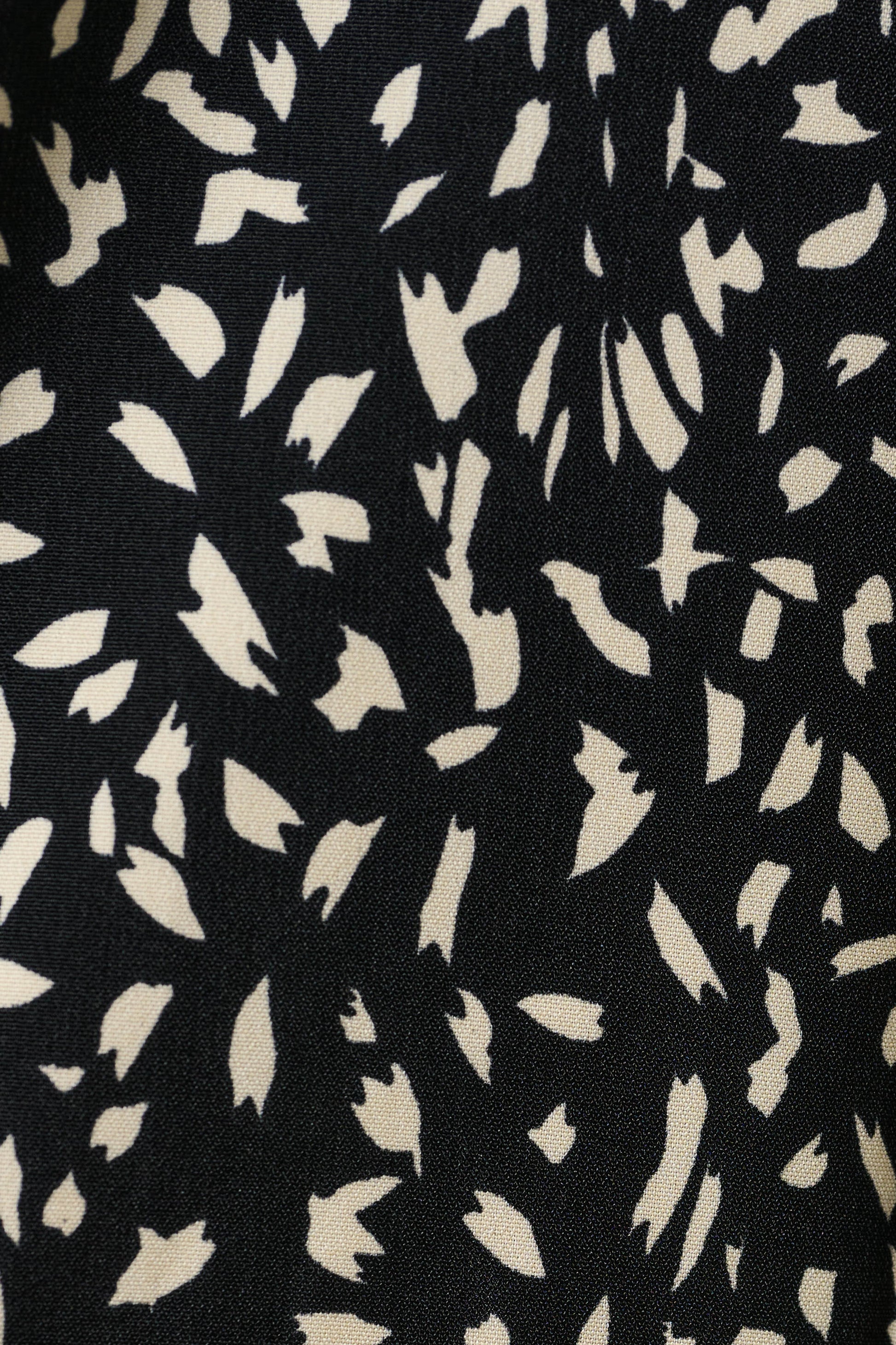 Kiyo Black Geo 11 Printed Midi Skirt - Bascora