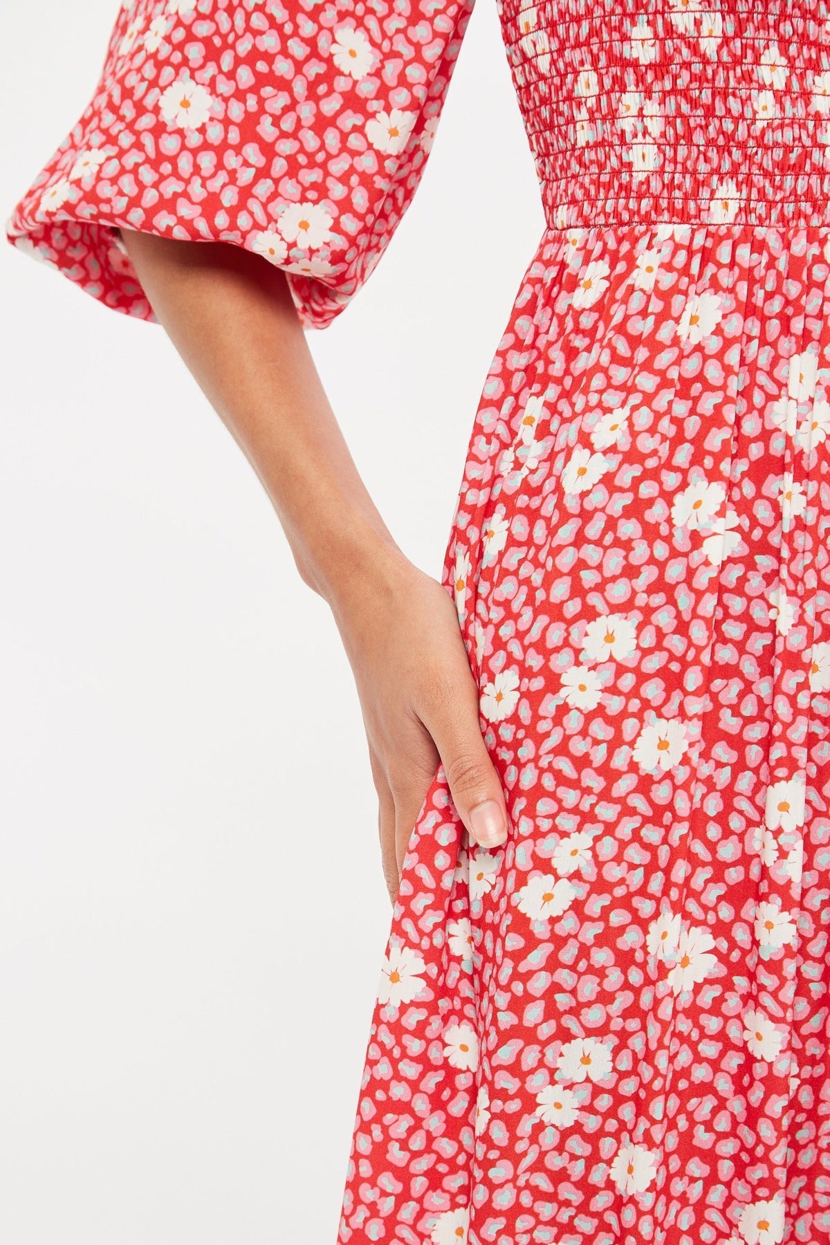 Loe Roaring Daisy Print Shirred Bodice Midi Dress - Bascora