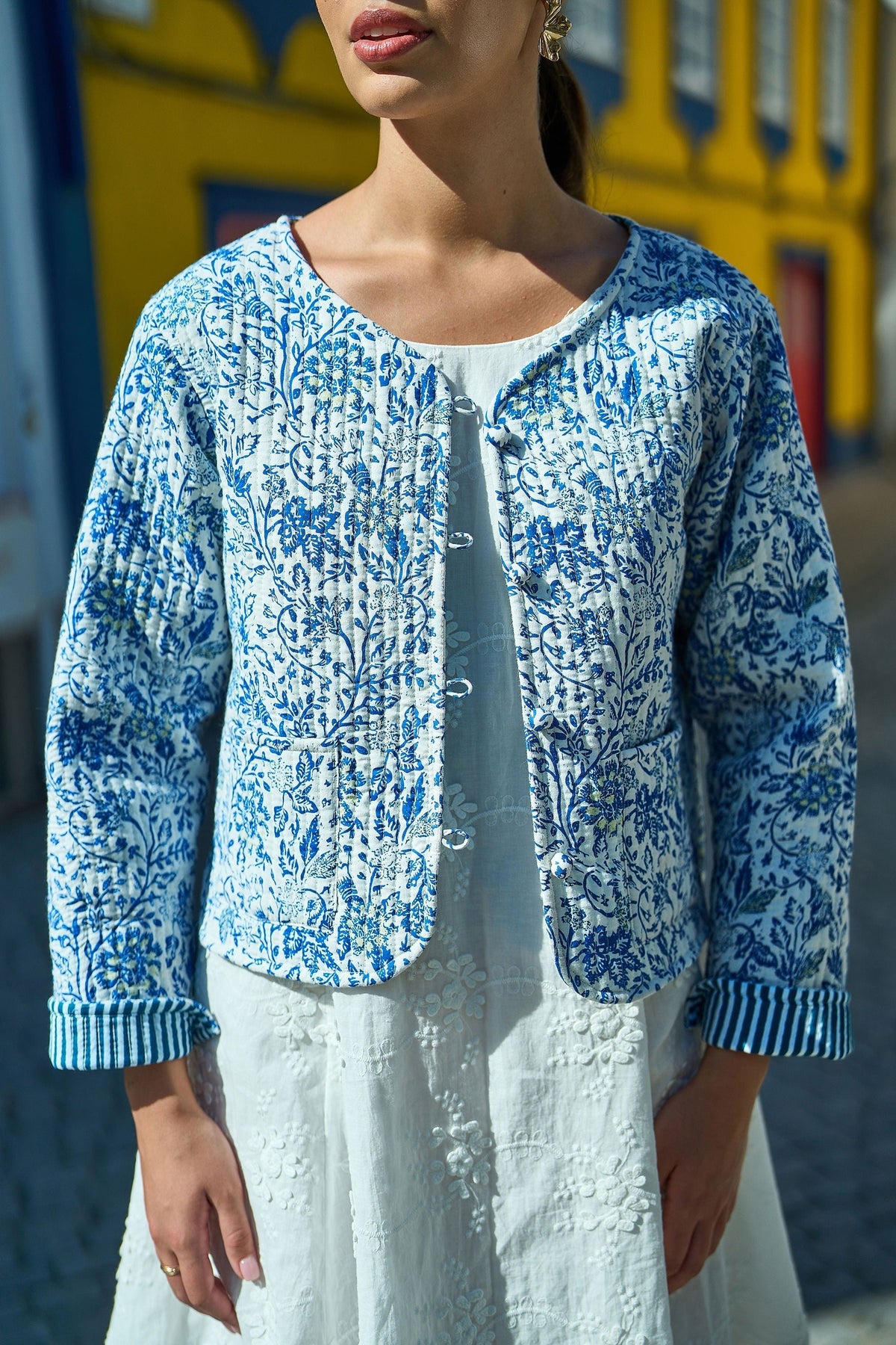 The Blue Boho Floral – Reversible Cotton Quilted Cropped Jacket - Bascora
