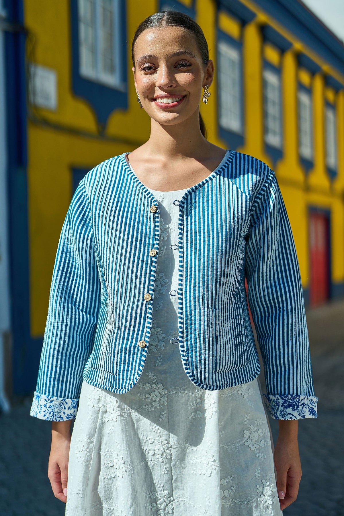 The Blue Boho Floral – Reversible Cotton Quilted Cropped Jacket - Bascora