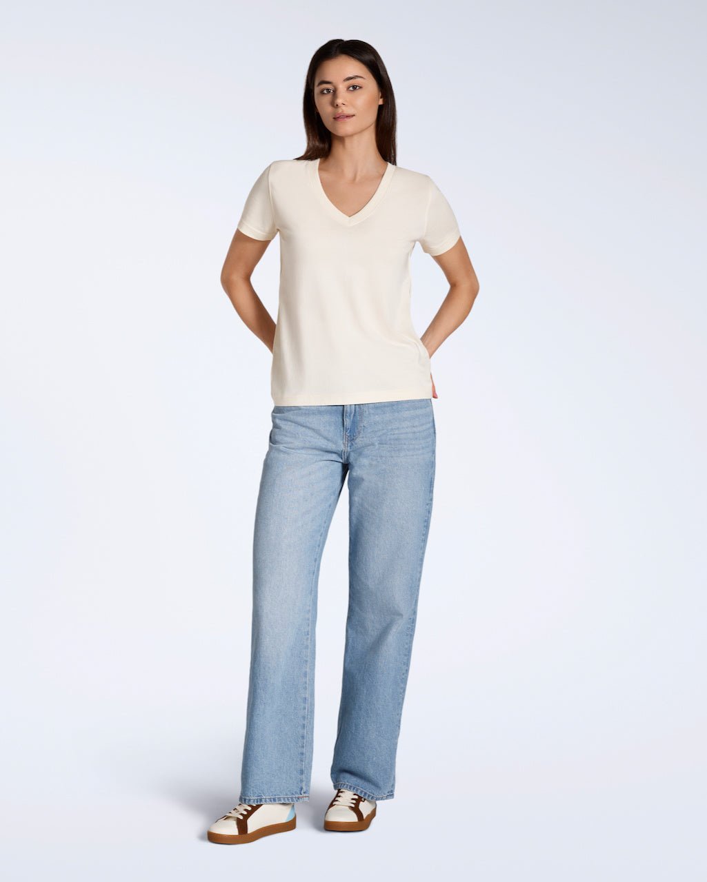 The V-Neck Tee – Organic Cotton - Bascora