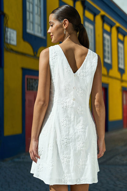 White Cotton Applique Flower Swing Shift Dress - Bascora