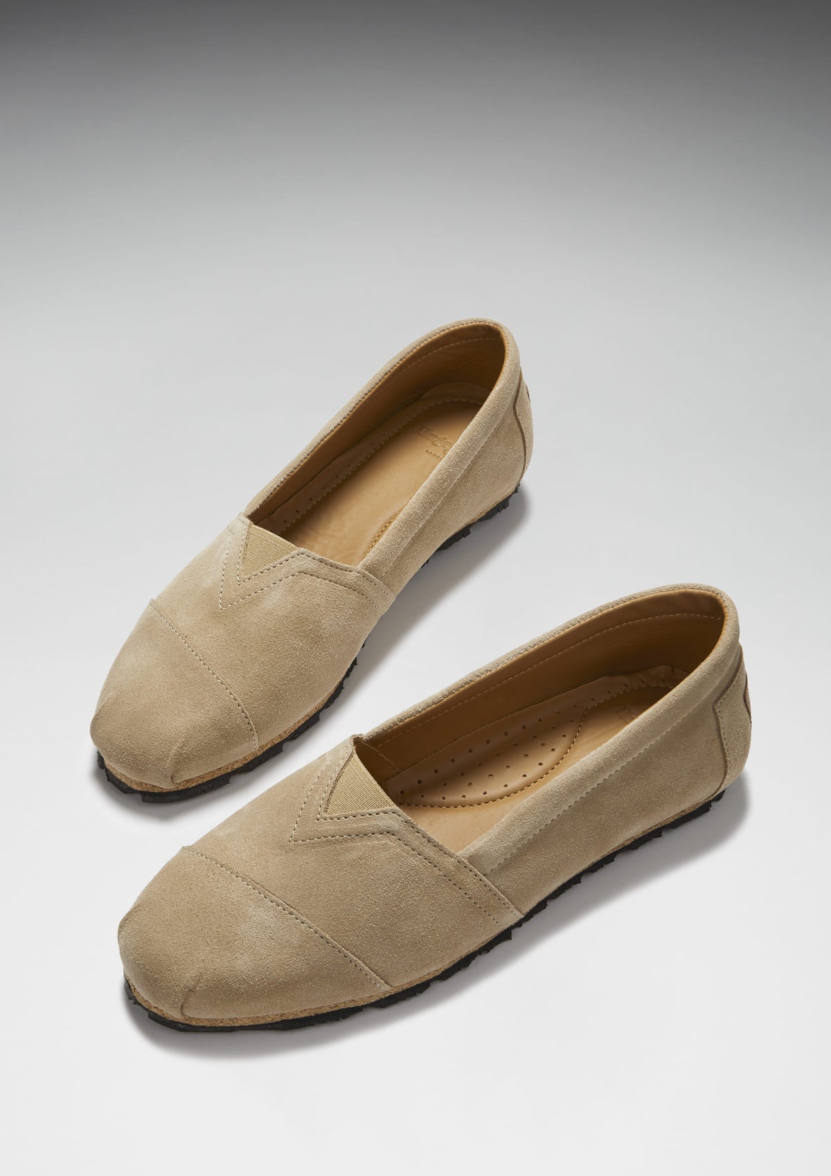Hugs & Co. Women's Taupe Suede Chukka Espadrilles